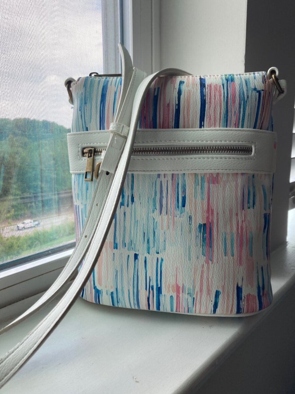 Mia K Farrow Carina Abstract Print Crossbody Shoulder Bag NWT.